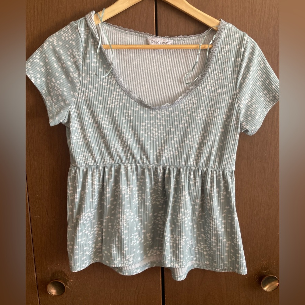 Short sleeve baby doll tee size L